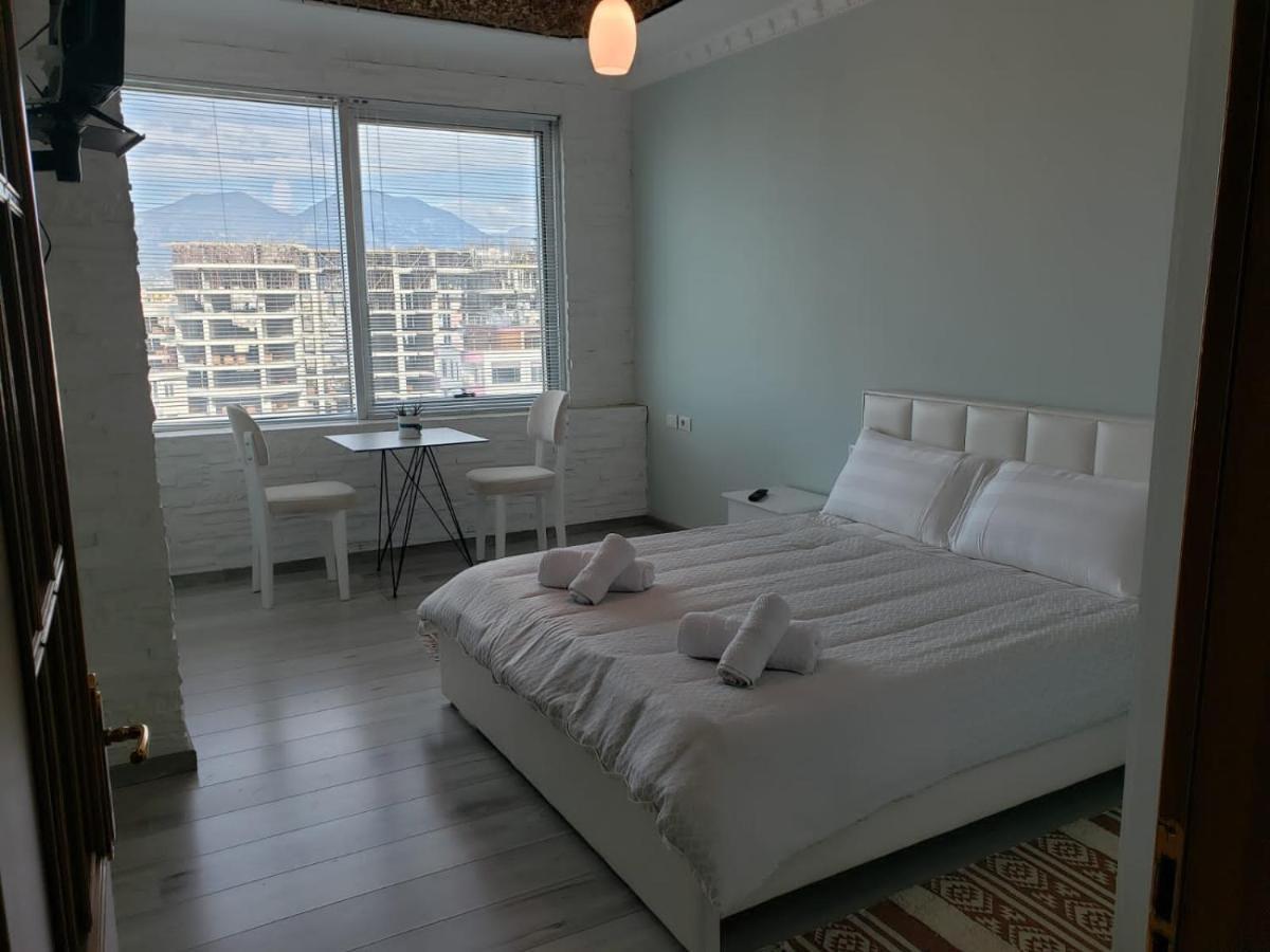 Agroni Rooms Tirana Bagian luar foto